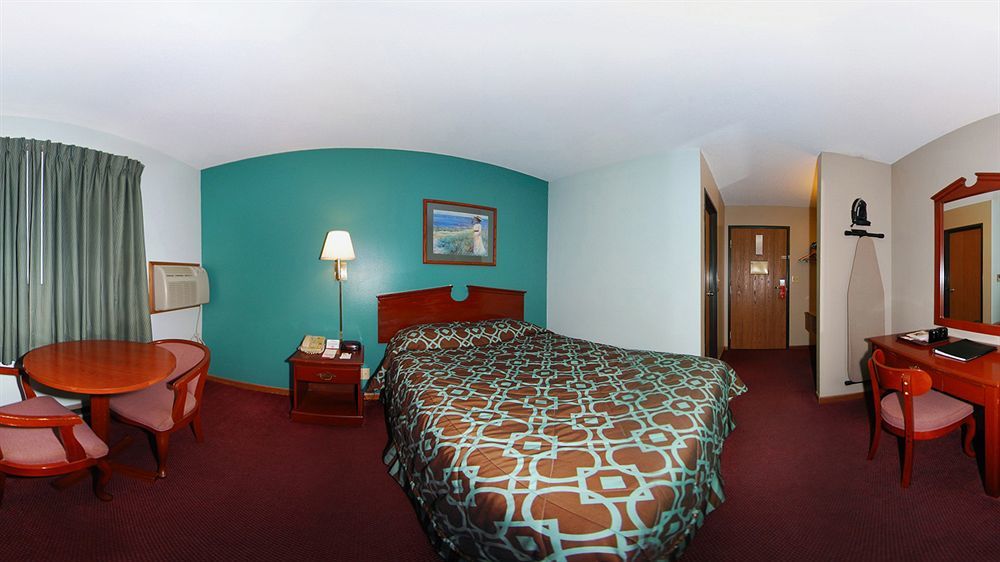 Super 8 by Wyndham Hudson Hotel Eksteriør billede